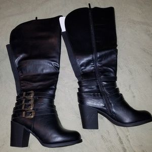 Torrid size 9 boots